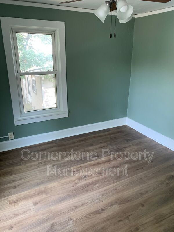 Building Photo - 1114 6th Ave N