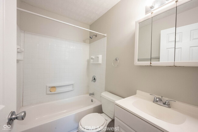 Foto del edificio - 1716 E 46th St
