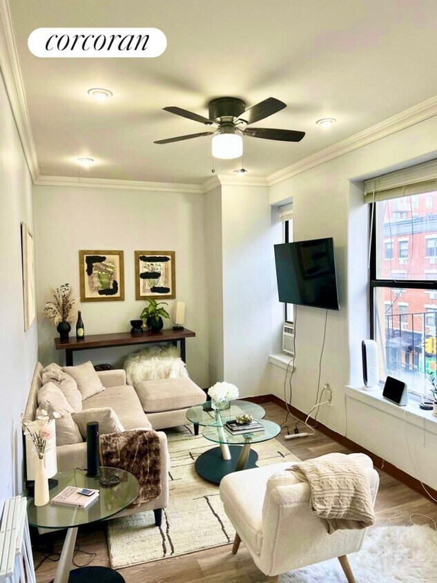 Foto principal - 448 E 13th St