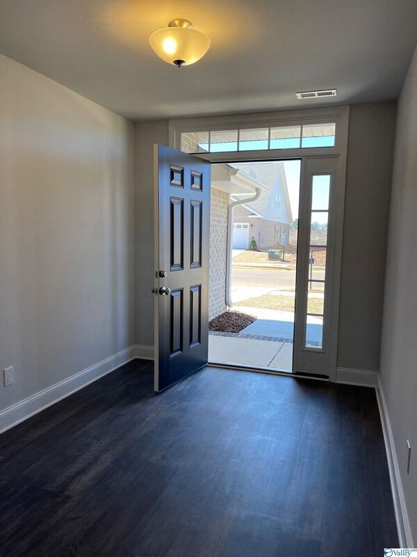 Foto del edificio - 197 Abercorn Dr