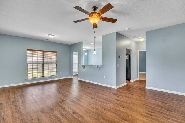 Foto del edificio - 4 Bed/2 Bath in White Oak - Richmond Hill