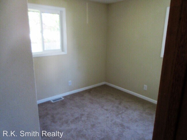 Foto del edificio - 1715-1717 Alden Rd