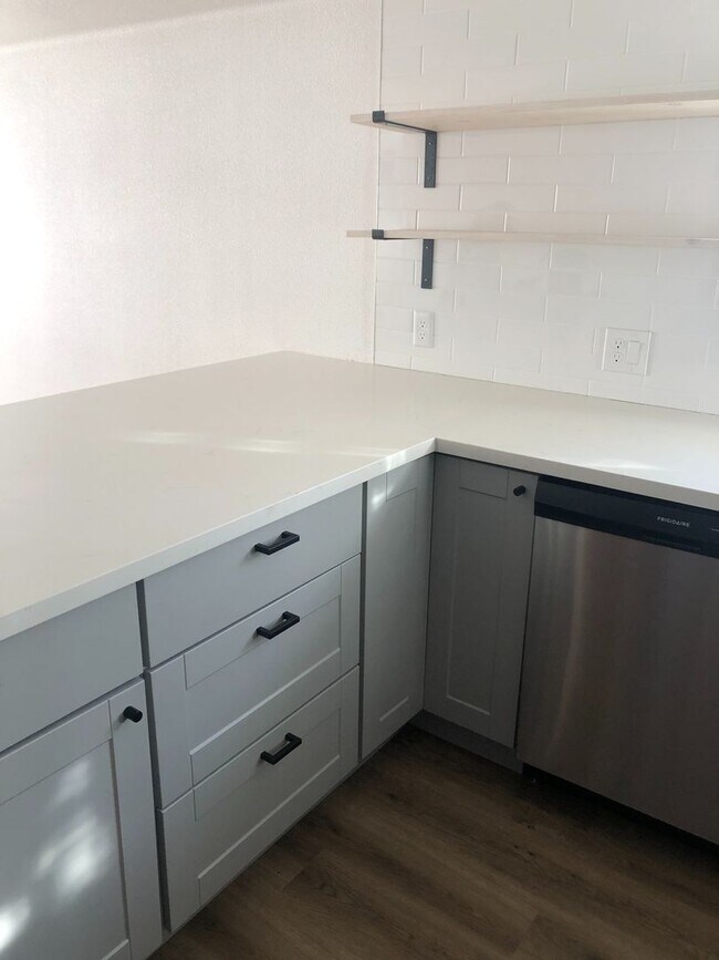 Foto del edificio - CUTE 3 BED/ 1 BATH - WON'T LAST!!!!!