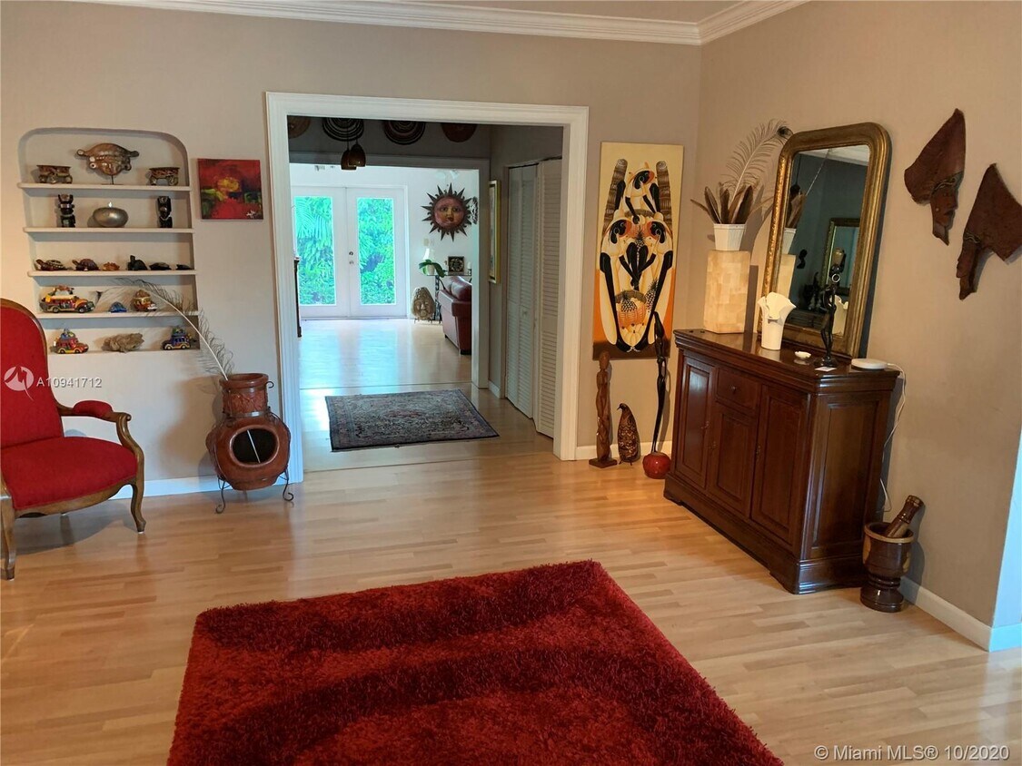 Primary Photo - 20 Montilla Ave