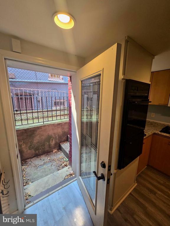 Foto del edificio - 757 Girard St NW