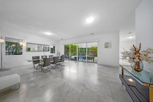 Foto del edificio - 10081 NW 75th Terrace