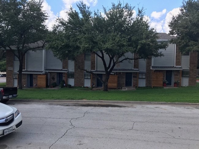 Building Photo - East Landing