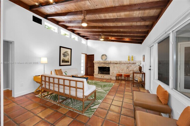 Foto del edificio - 5742 SW 51st Terrace