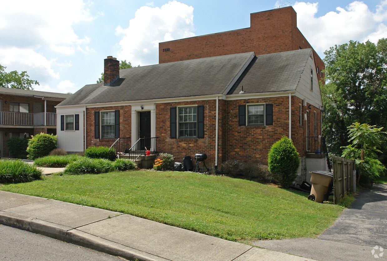 Primary Photo - 2105 Sunset Pl