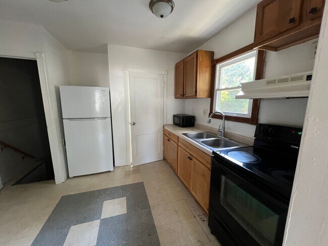 Building Photo - Introducing our newly remodeled 2 Bed 1 Ba...