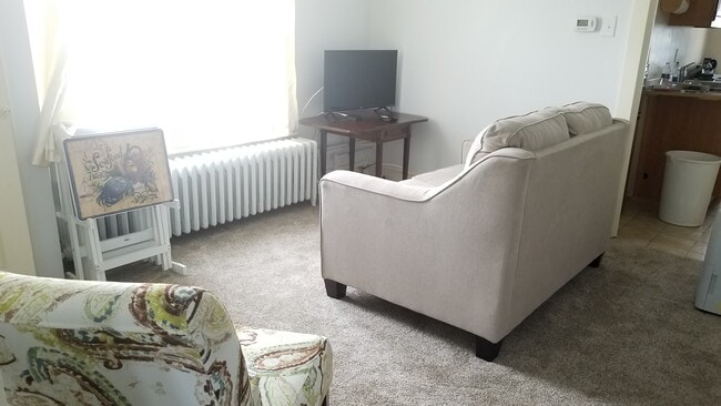 Building Photo - 112 E 25th Ave