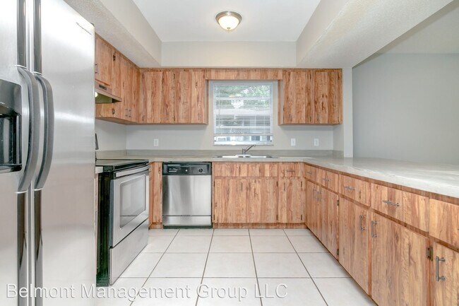 Building Photo - 3 br, 2.5 bath House - 110 E. Evans St
