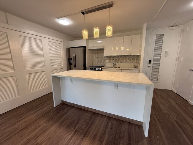 Foto del edificio - Queen Emma Gardens 1 bedroom 1 bath with d...