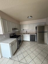 Building Photo - 2905 Beachcomber Dr