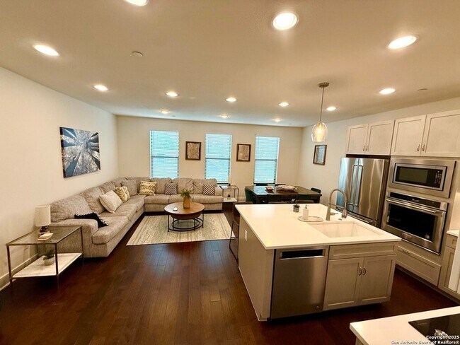 Foto del edificio - 808 E Carson St