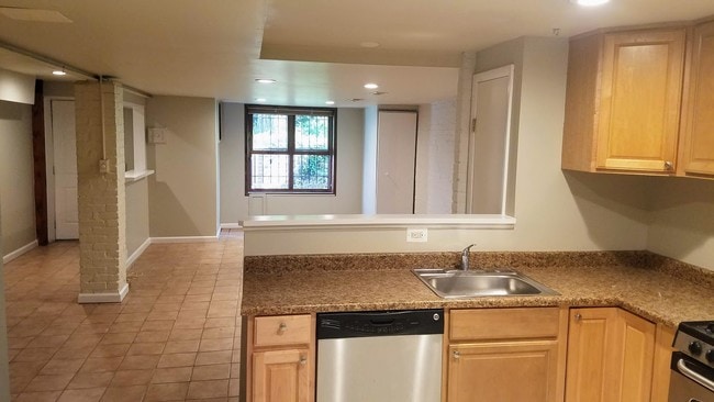 Building Photo - 1629 Newton St NW