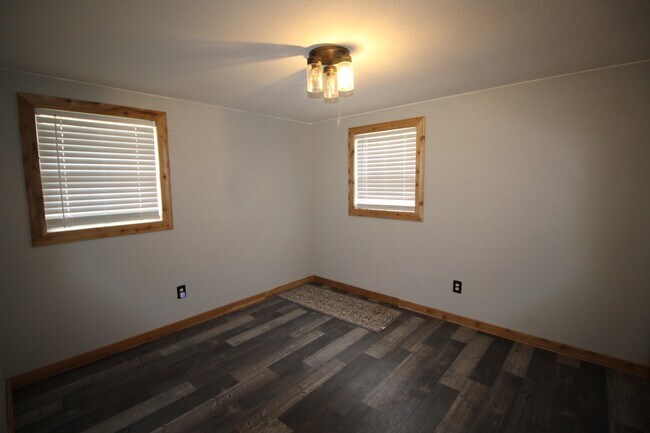 Building Photo - 10266 Co Rd 1200