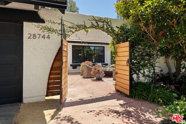 Building Photo - 28744 Aries St