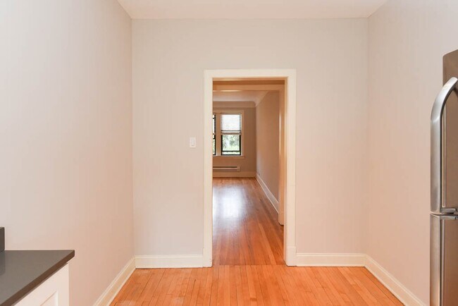Foto del edificio - 2328 N Rockwell St
