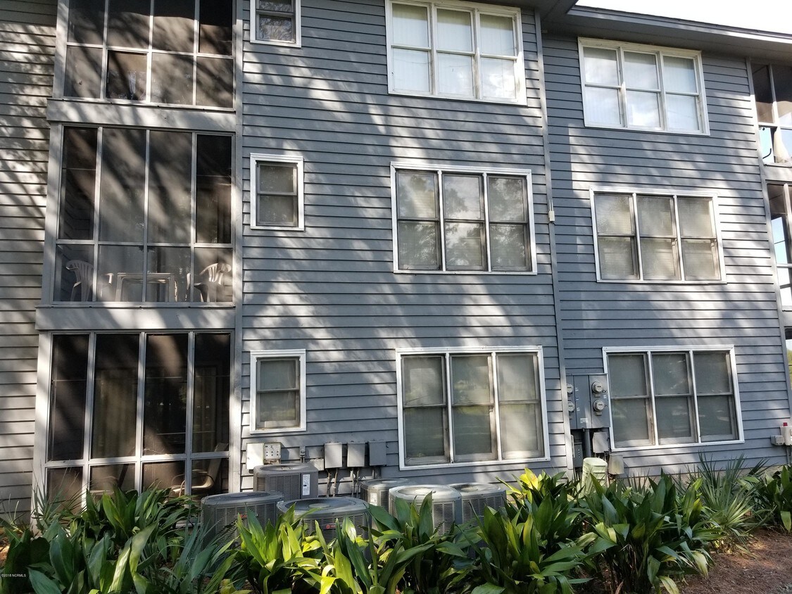 213 Clubhouse Rd Unit 104, Sunset Beach, NC 28468 Condo for Rent in