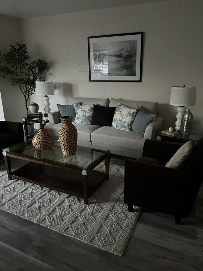 Building Photo - 36563 Beutke Dr