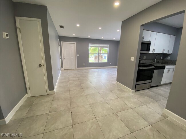 Foto del edificio - 4186 Pine Drop Ln