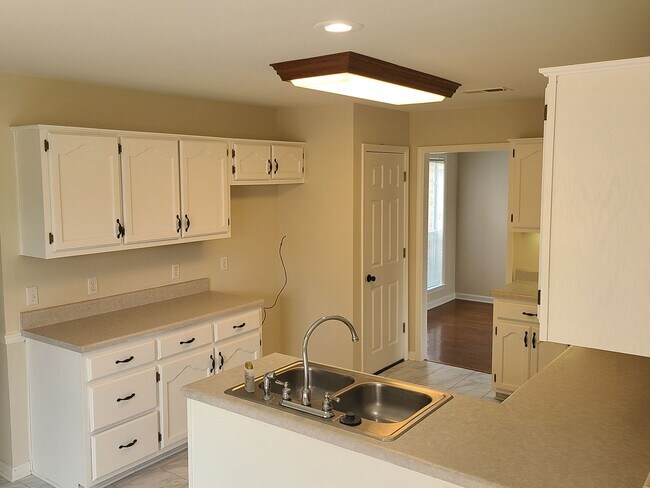 Building Photo - A must see in Hernando, MS!