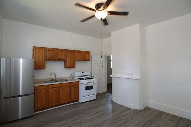 Building Photo - 357 W Barner St