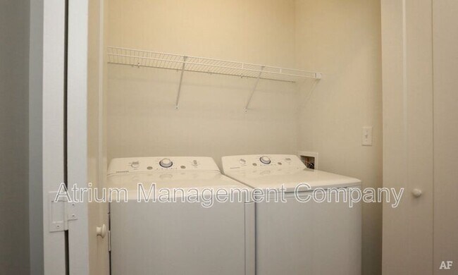 Foto del edificio - 3611 E Marshall St