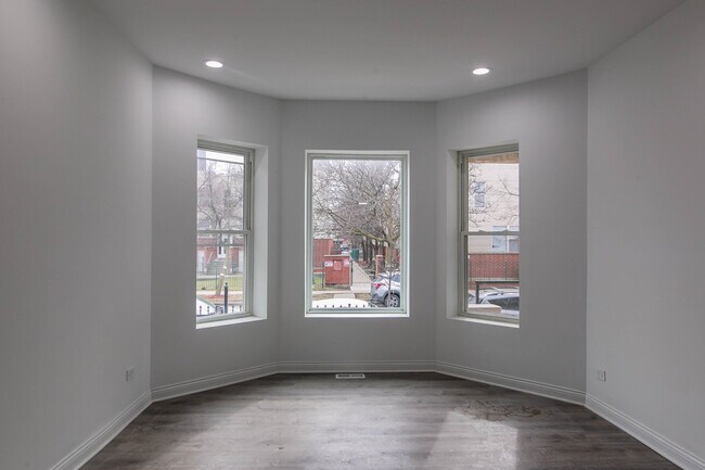 Foto del edificio - 3406 W Lexington St