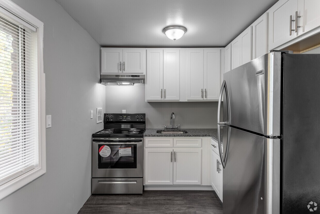 Woodbridge Apartments in Newington, CT