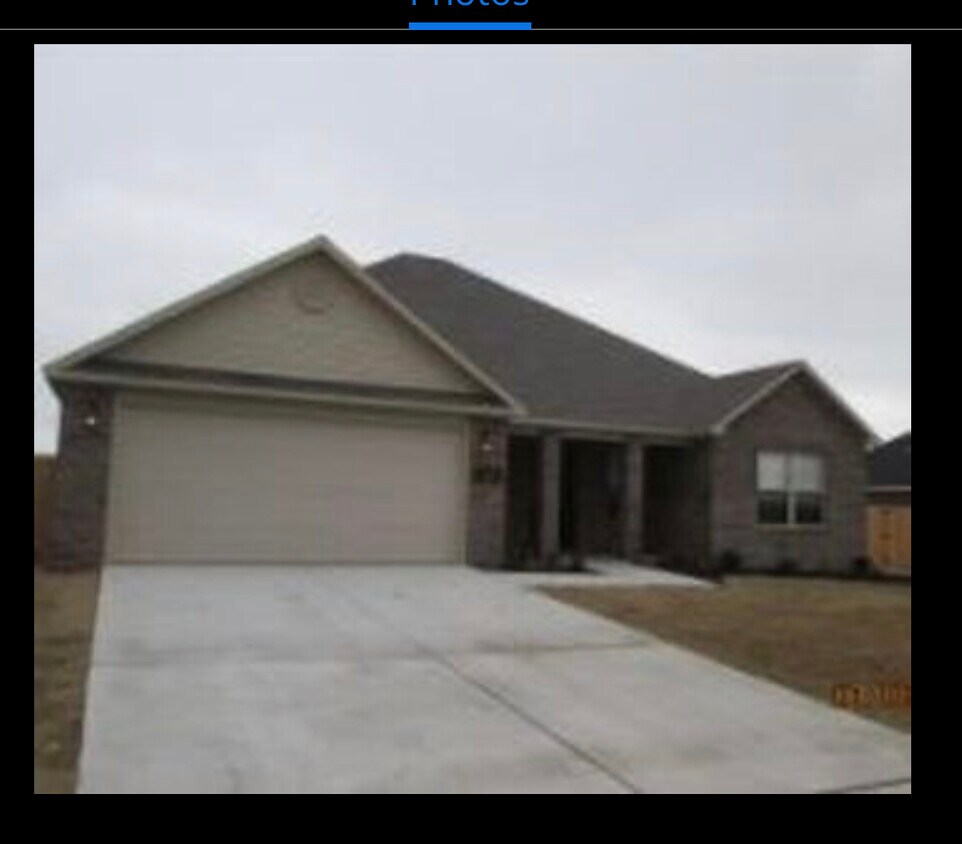 Primary Photo - 621 Saddlehorn Lane
