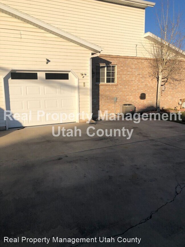 Building Photo - 3 br, 1.5 bath House - 559 N Lynnbrook Dr