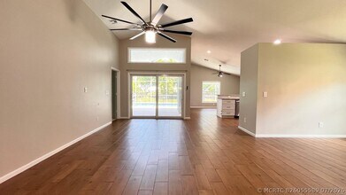 Building Photo - 1627 Oak Berry Cir