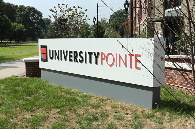 Letreros - University Pointe