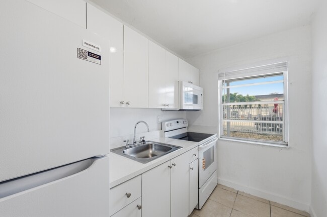 Building Photo - Edge Apartments