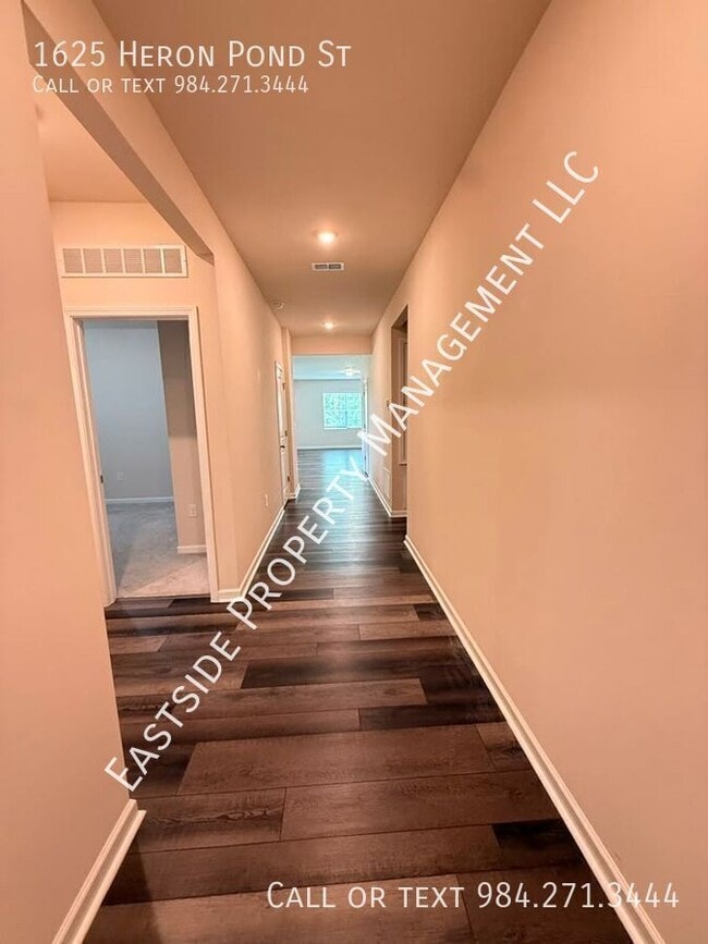Building Photo - 1625 Heron Pond St