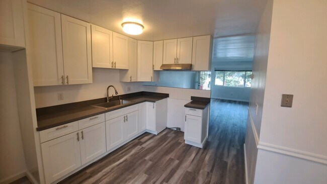 Foto del edificio - 621 Grand Fir Ave