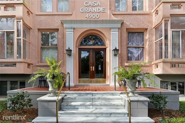 Building Photo - 1 br, 1 bath  - 4900 Saint Charles Ave Apt 4E