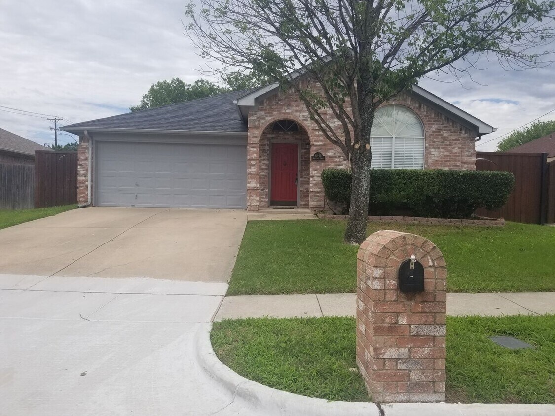 Foto principal - 6412 Brookcrest Dr