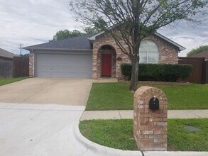 Building Photo - 6412 Brookcrest Dr