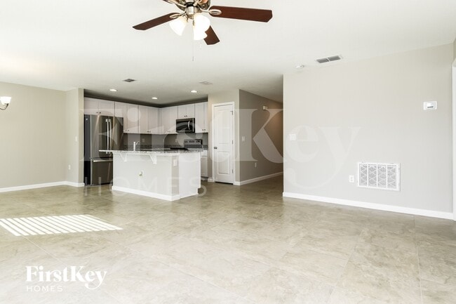 Building Photo - 453 Earhart Dr