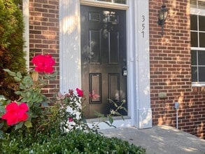 Building Photo - 357 Rolkin Rd