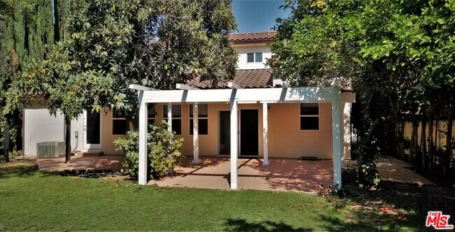 Foto del edificio - 4915 Densmore Ave