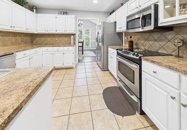 Building Photo - 7047 Dovefield Way