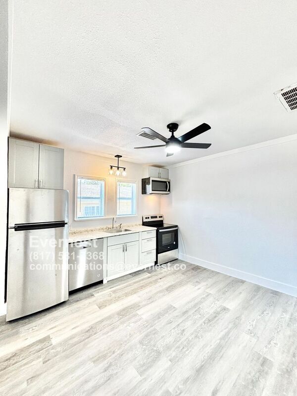 Foto del edificio - 715 W Pembroke Ave