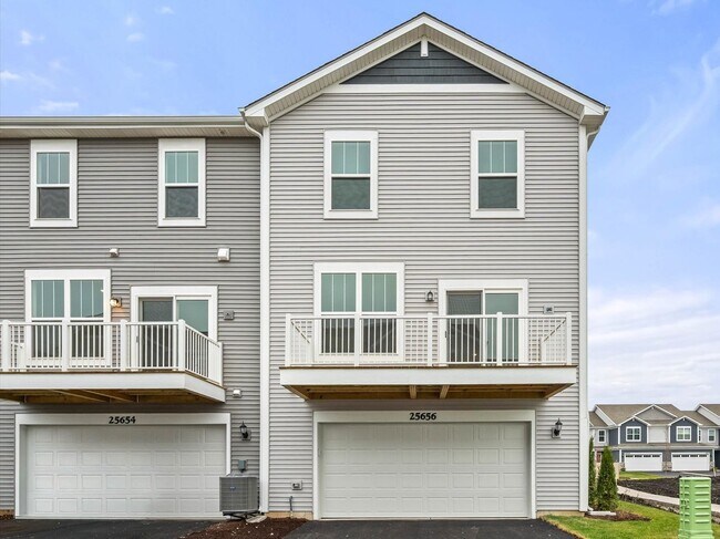 Building Photo - 25656 W Yorkshire Dr