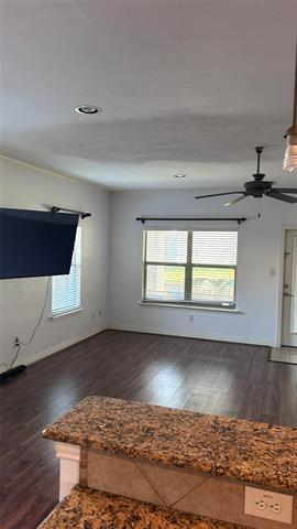 Foto del edificio - 5103 Chesterfield Pl