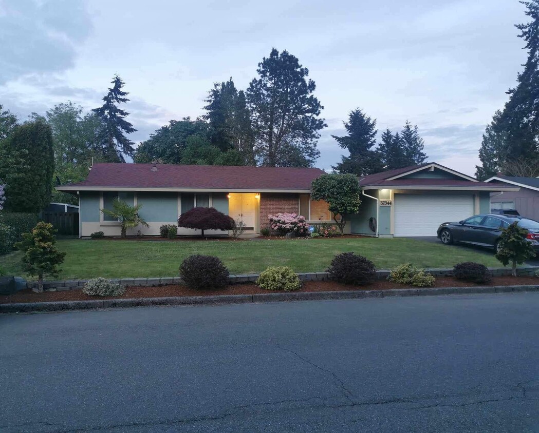 Primary Photo - 32344 10th Ave S