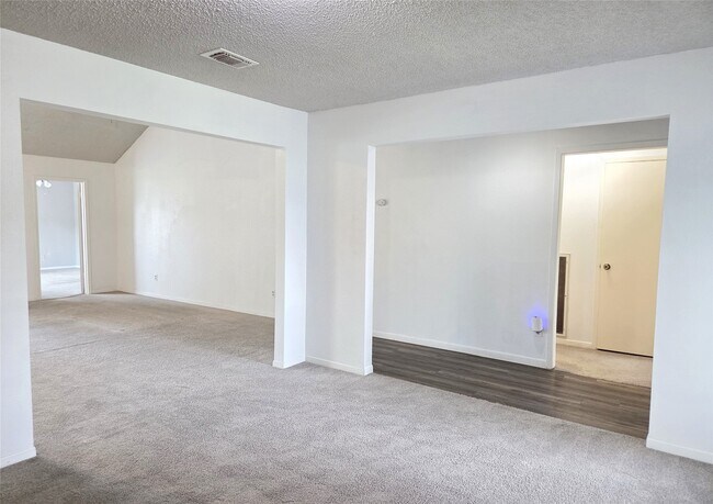 Foto del edificio - 13427 Juniper Point Dr